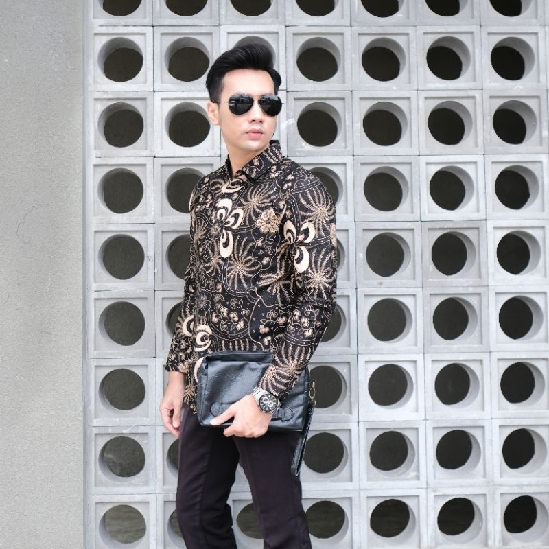 Baju Batik Cowok Laki Laki Terbaru Premium Lengan panjang hitam kombinasi brand resmi kertojoyo baju batik pria exklusif terbaru