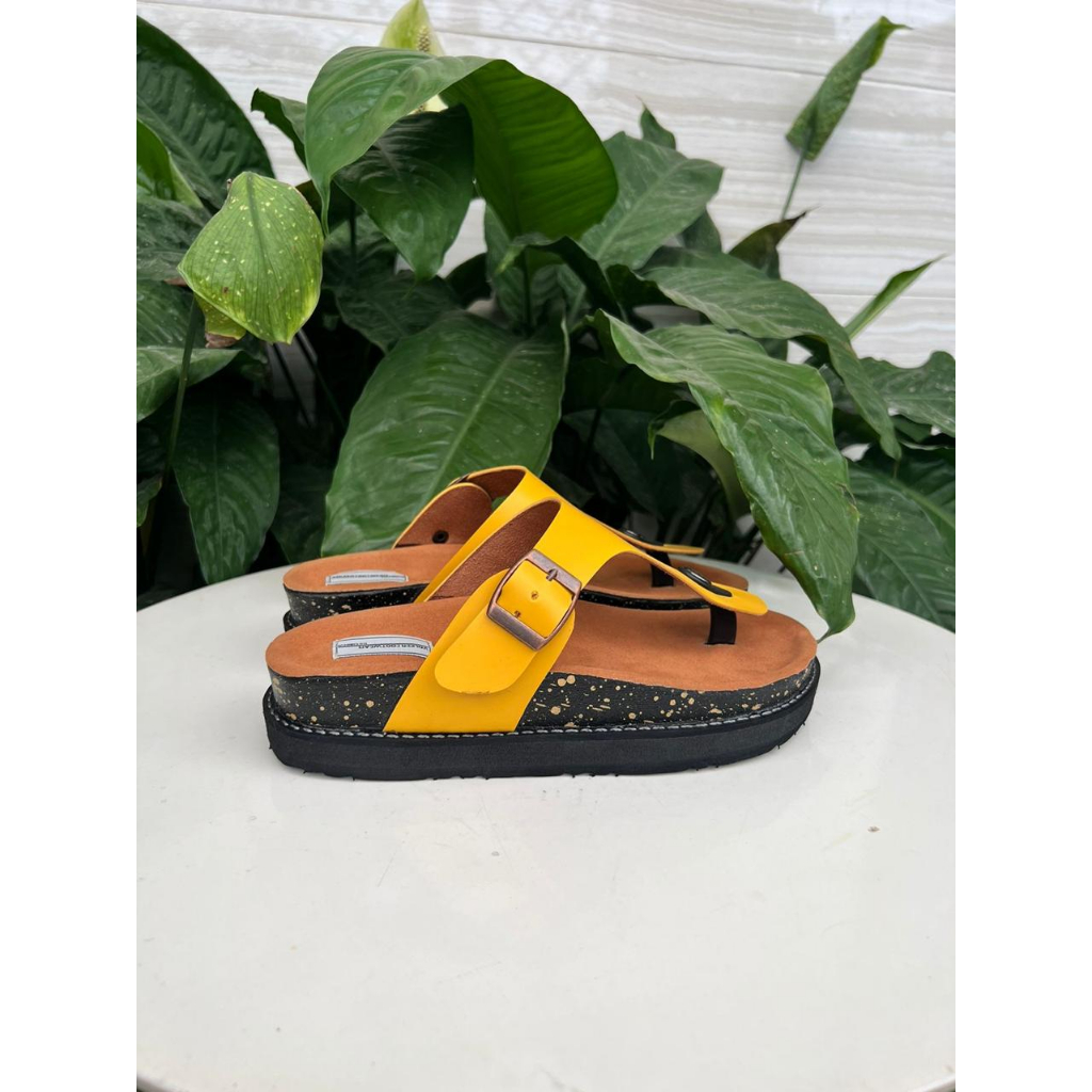 Sandal kasual pria/wanita volkerfootwear shaka kuning