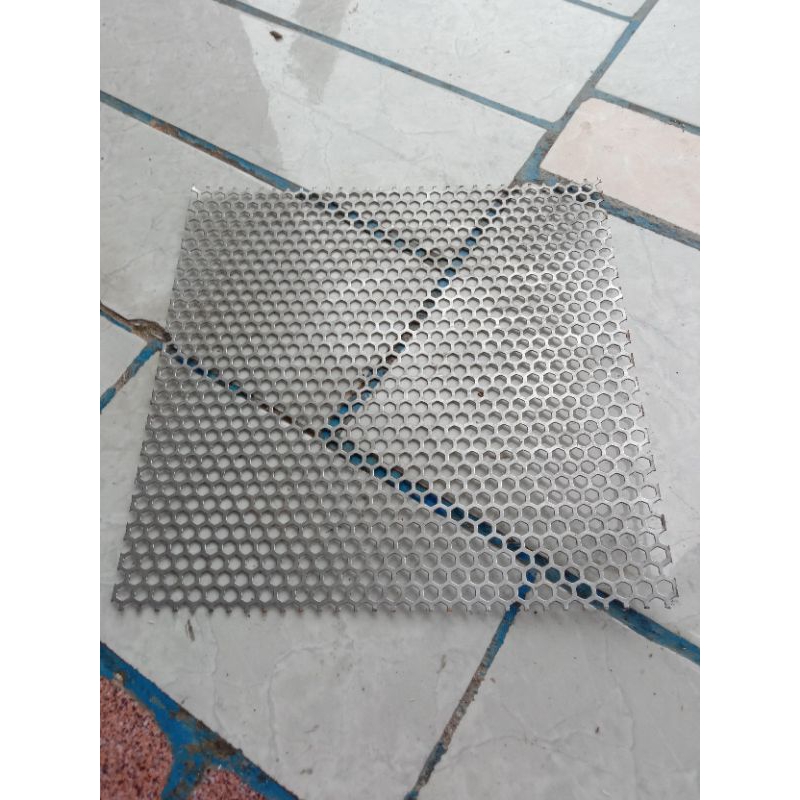 ram gril speaker 25x25 lubang motif segi 6