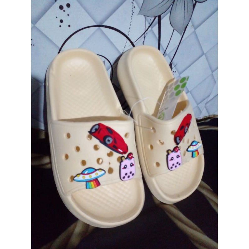 Sandal slop karet wanita ukuran tanggung motif gambar - gambar size 30 - 35