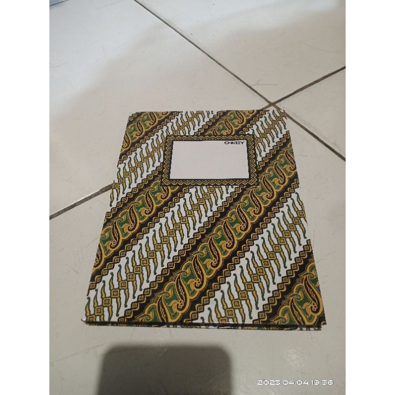 

Buku Hard Caver Folio 100