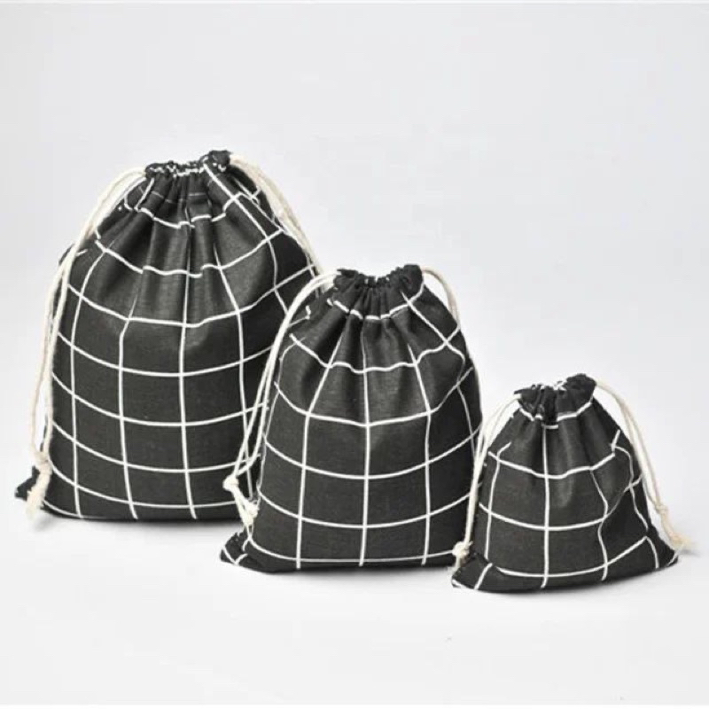 pouch serut drawstring pouch korea korean style bahan katun motif kotak sedang monochrome