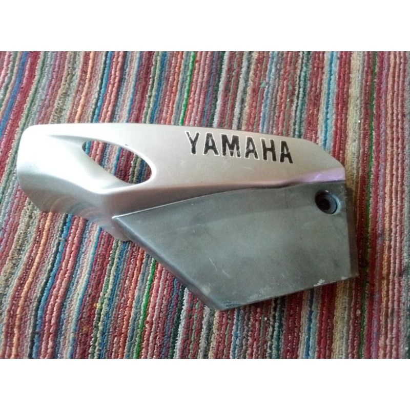 Tepong kanan cover tutup accu aki Yamaha F1z r f1zr fiz r fizr vega r lama old silver ori