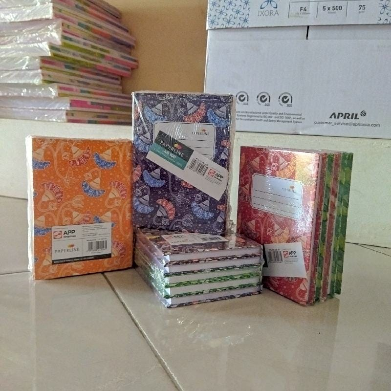 

BUKU HARDCOVER PAPERLINE OKTAVO A6 100 LEMBAR
