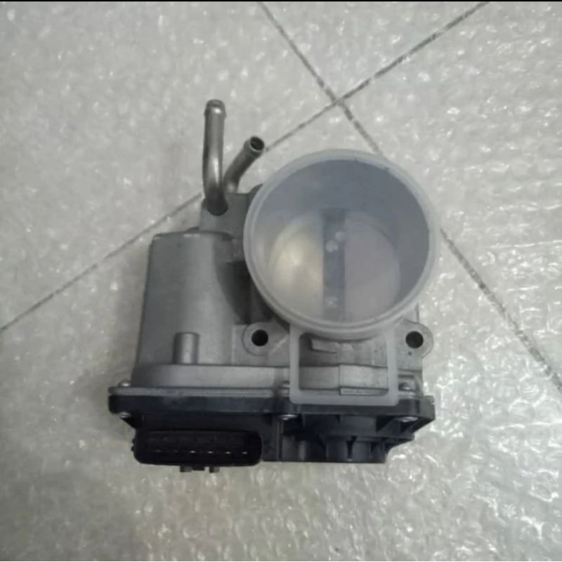 Throttle Trotol body Toyota Innova Hilux Fortuner Bensin Original 22030-0C010