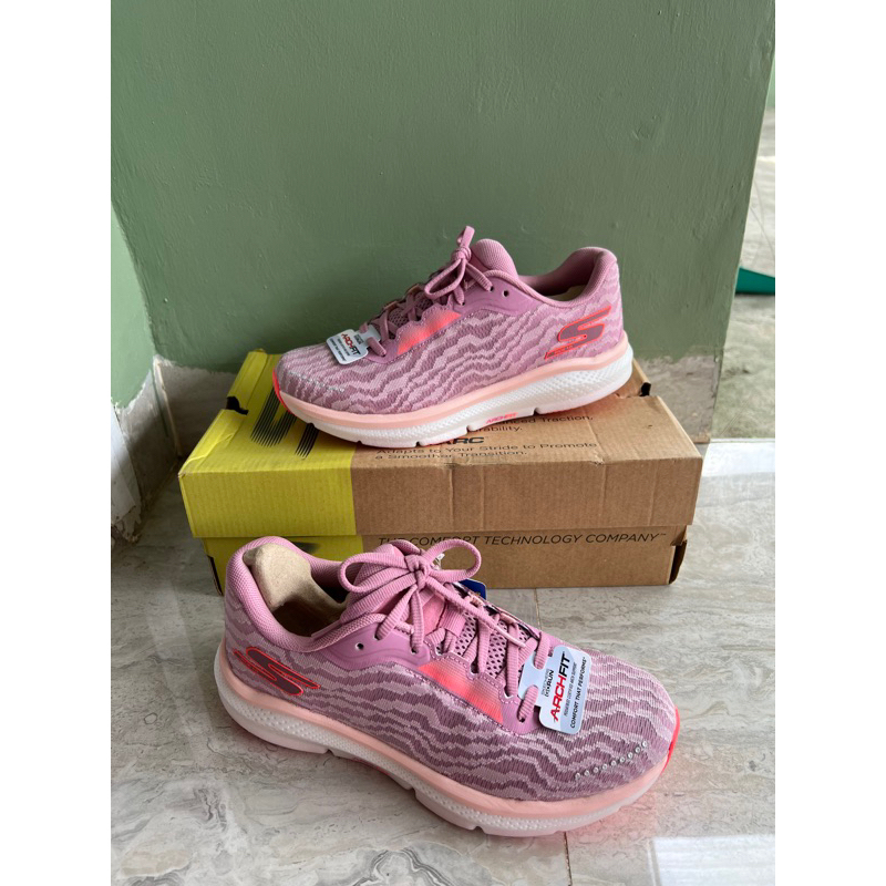 Skechers 172045/MVE Go Run Ride 10 size 36