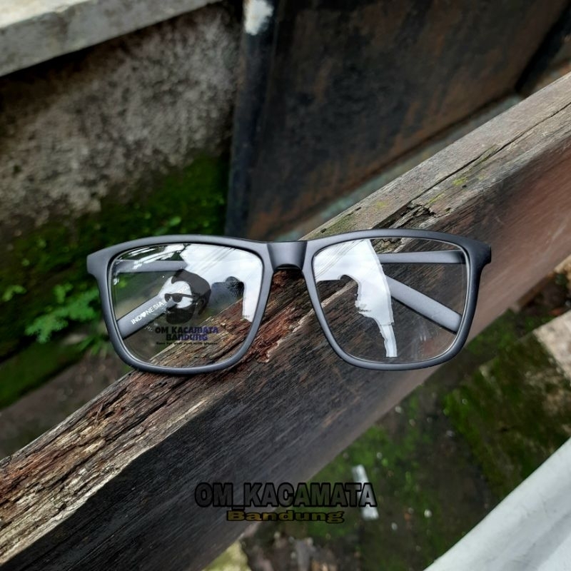 KACAMATA/FRAME KOTAK BESAR LENSA NORMAL