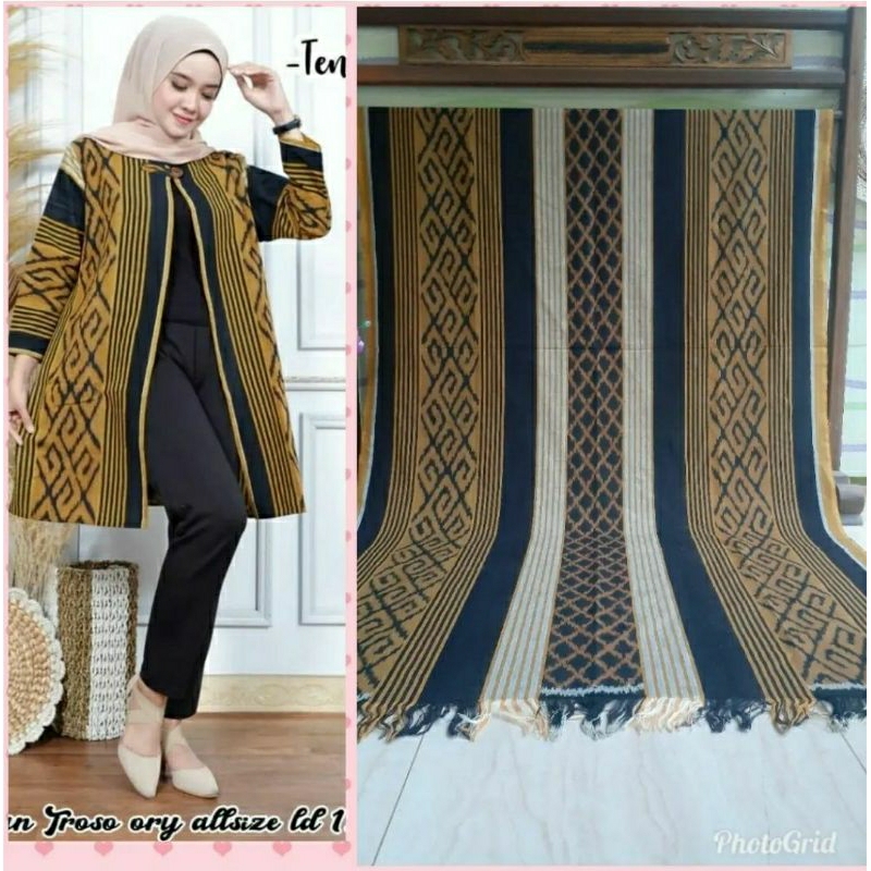 Cardigan tenun toraja warna gold