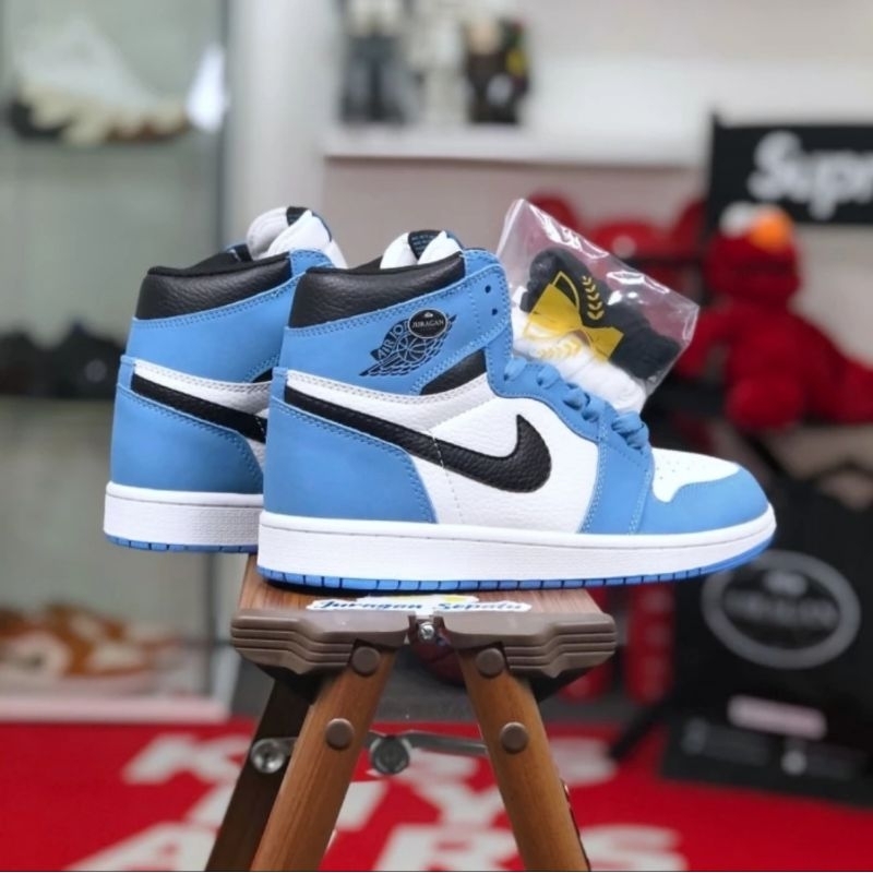 Nike Air Jordan 1 Retro High OG &quot;University Blue&quot;