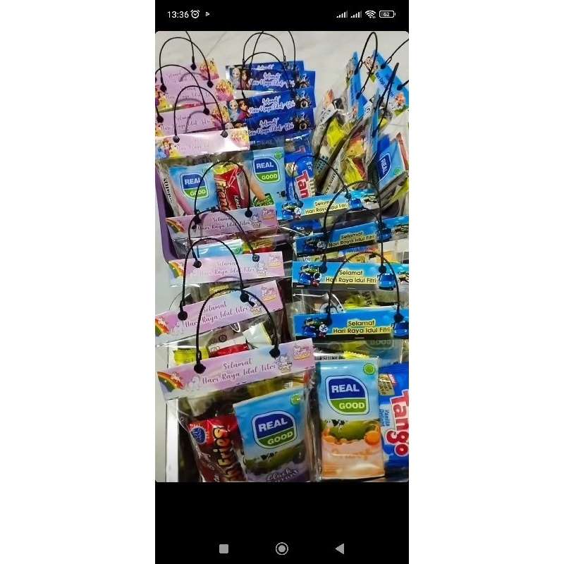 

PARCEL SNACK LEBARAN/HAMPERS SNACK