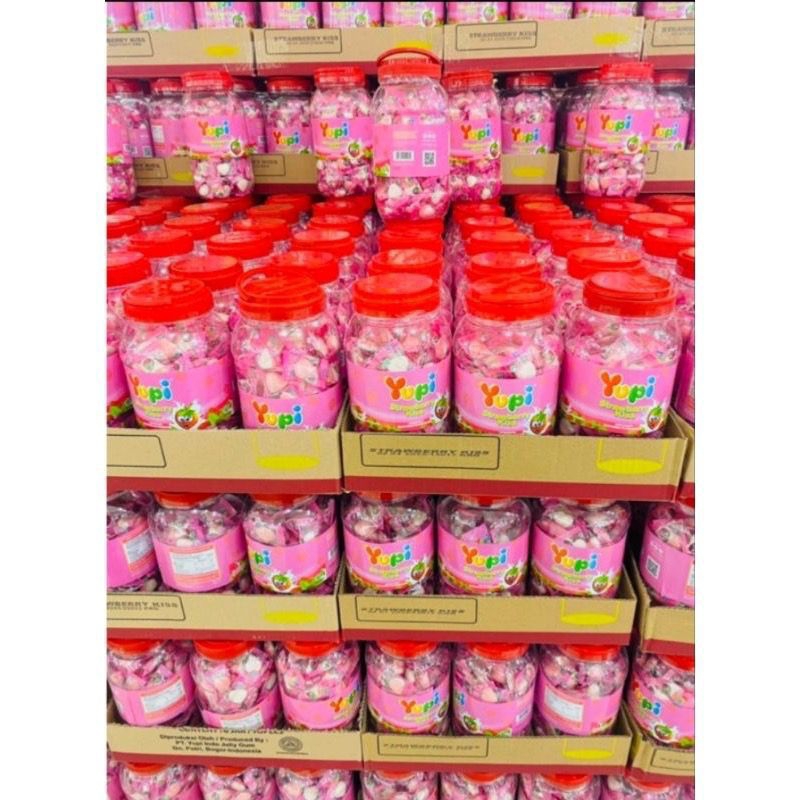 ( YUPI TOPLES) PERMEN YUPI STRAWBERRY KISS JAR- ISI KERLEB 125-130 PCS / YUPI TERMURAH