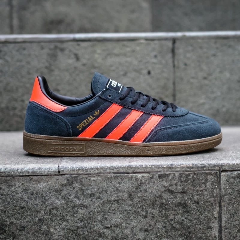 Sepatu casual Adidas spezial black orange