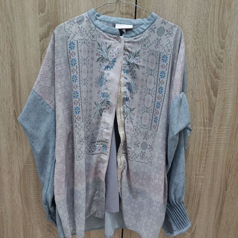 preloved riamiranda L/XL