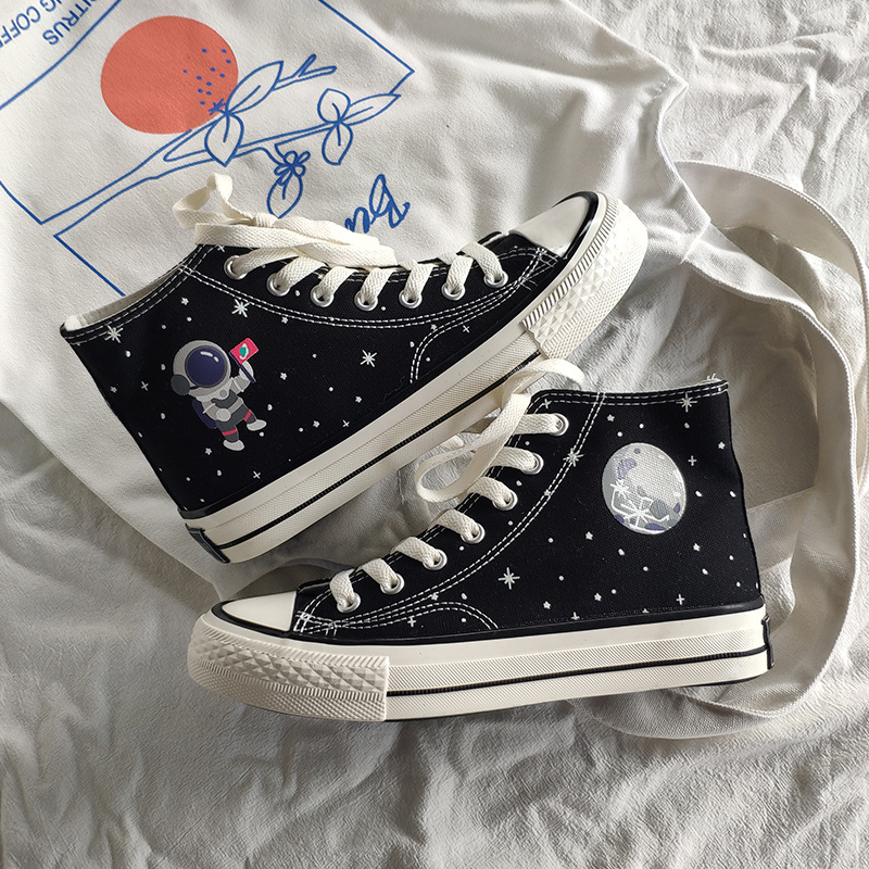 IMPORT Sepatu Pria Import Casual Trendy Sneakers Sekolah Kanvas Dewasa Remaja Karakter Astronot Ukuran 39-44