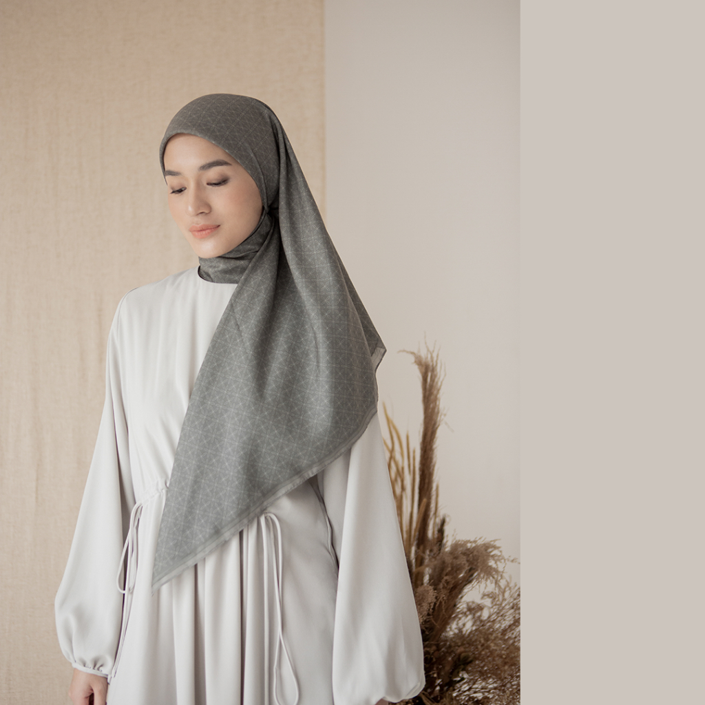 Anjana by Aska Label - Hijab print dengan geometry motif bahan voal warna ungu lilac, beige sand, dan hijau moss