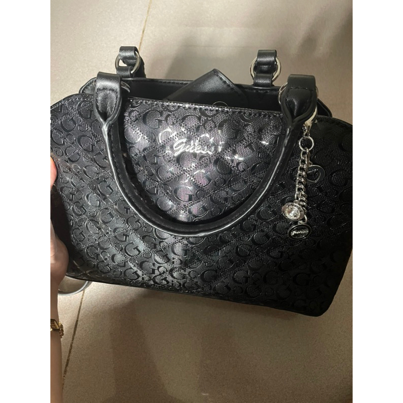 Tas Sling Bag Original Guess