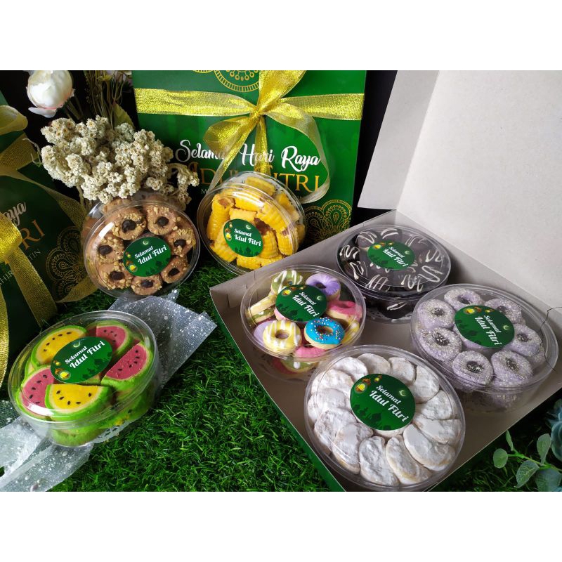 

Hampers lebaran kue kering Nastar Putri Salju Kastengel