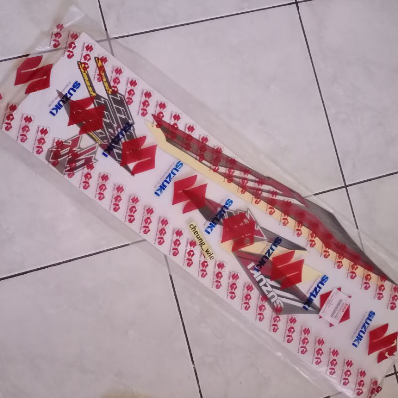 68000B45H30NHAR Lis body striping  stiker suzuki smash titan 115 SR CW 2011 Abu abu hitam Hitam ori 