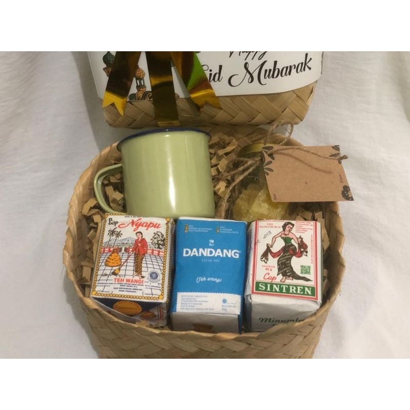 

Hampers dan Set Hadiah Ulang Tahun || wisuda || Sidang Skripsi || Teh Khas Solo Paket 11