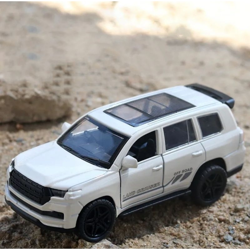 Diecast Mobil Toyota Land Cruiser Die-cast Miniatur Range Rover Mobil Mobilan BMW X7 Off Road Metal Alloy