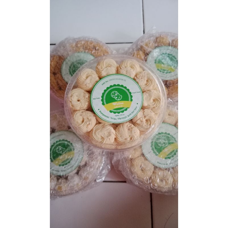 

kue kering "WALINA LAZUARDI