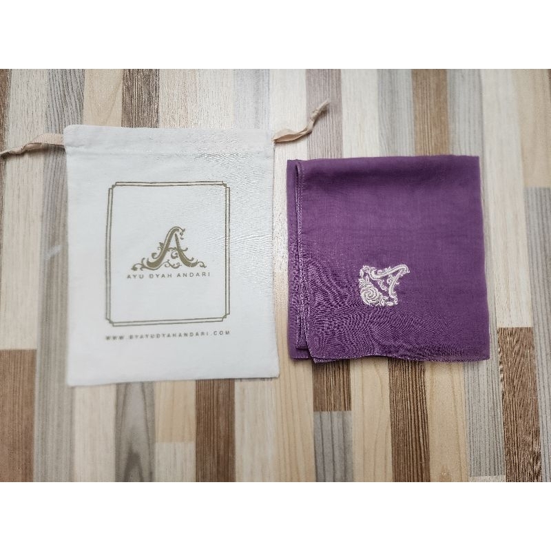 Scarves Ayu Dyah Andari