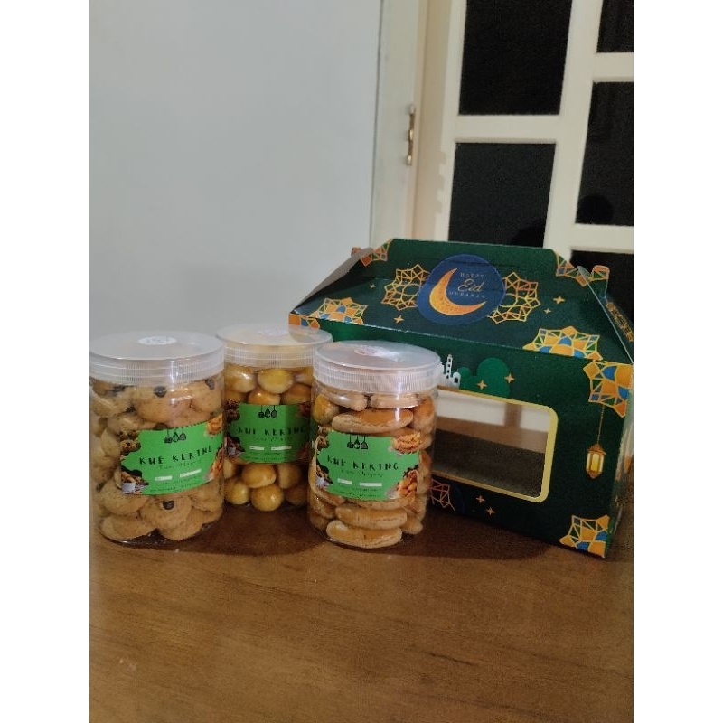 

PAKET ISI 3 KUE KERING KEMASAN TABUNG