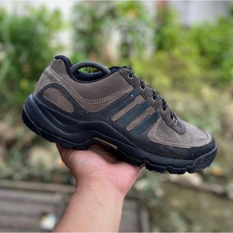 sepatu adidas terrex second