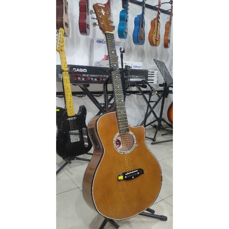 Gitar Yamaha Akustik Elektrik