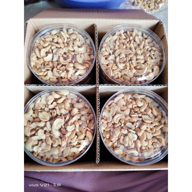 

KACANG METE TOPLES 200GRAM