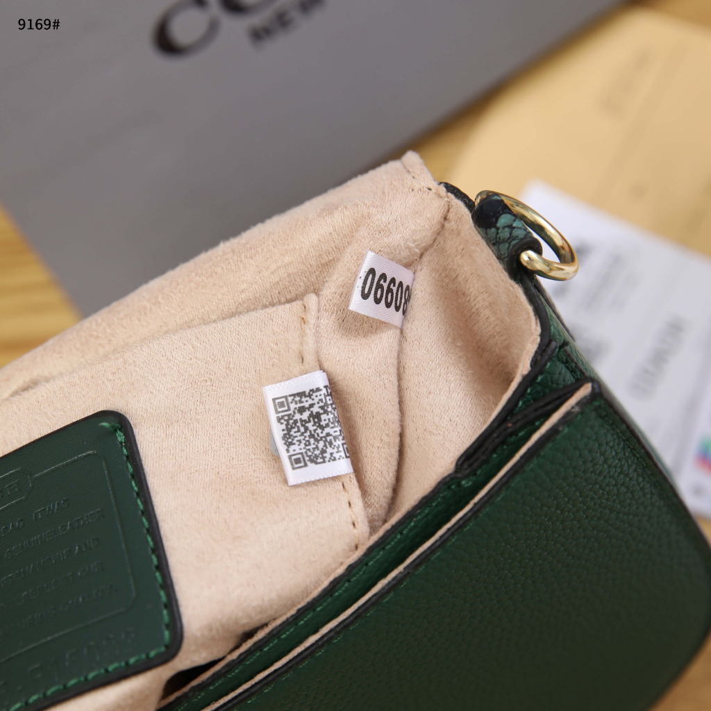 Coa 9169 Crossbody Bag