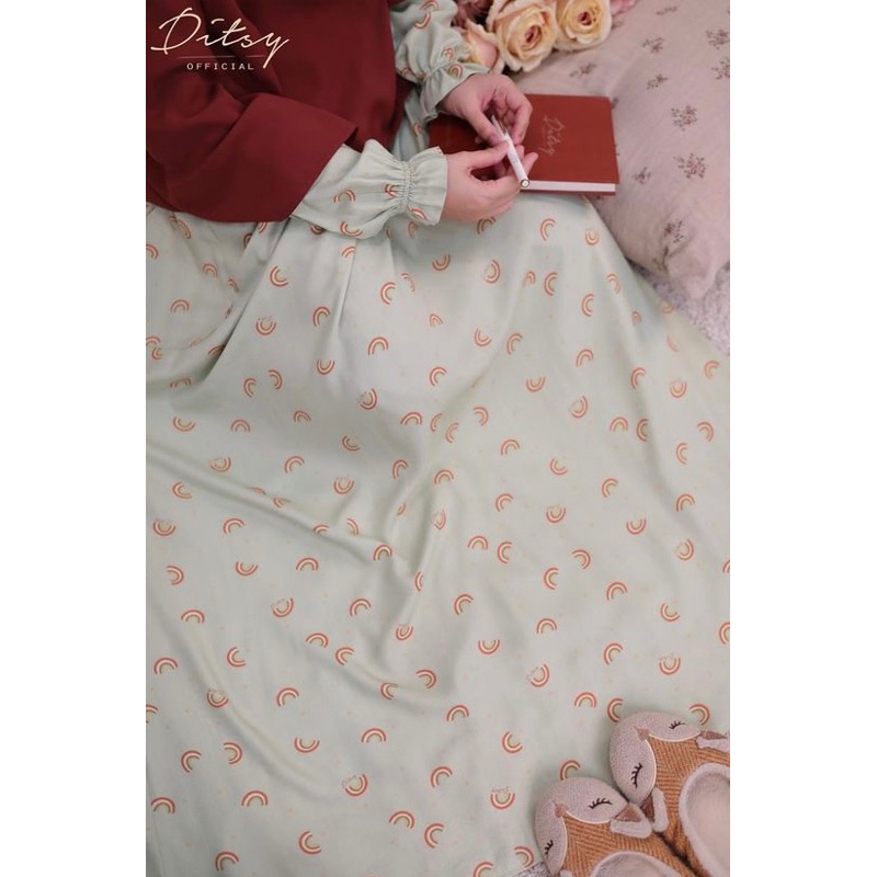 NWT Rainbow Teagreen size XL ( Ditsy April 2023)