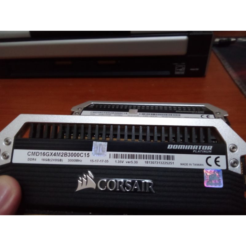 Motherboard MSI Z490, Processor Core i3 10105F dan RAM Corsair DDR4 2x8GB