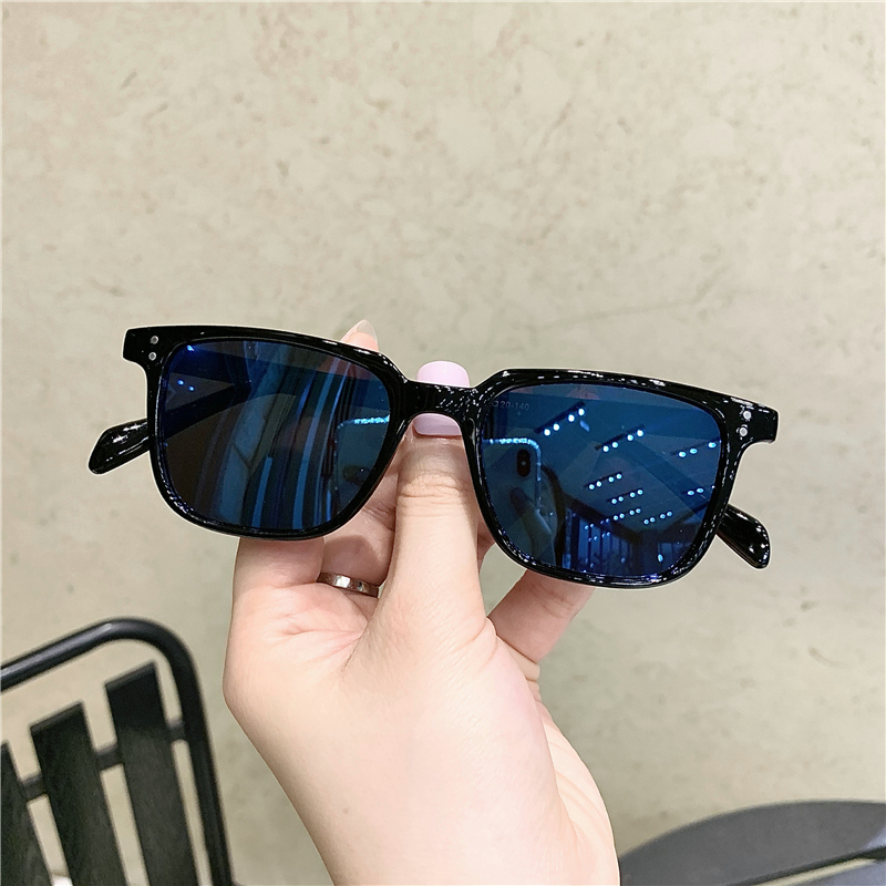 Kacamata Hitam Persegi Wanita/ Pria Gaya Retro Sempit Frame Murah Sunglasses Fashion Korea-Hitam biru