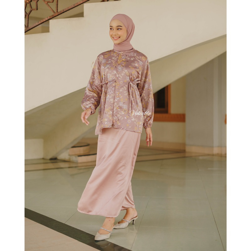 Keinan Blouse Pattern Silk One Set - Dijual terpisah