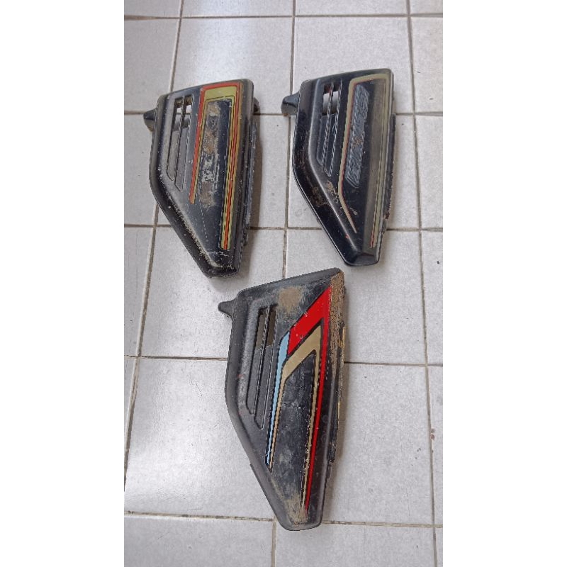 Tepong box aki sebelah kiri honda gl100 gl 100 original copotan