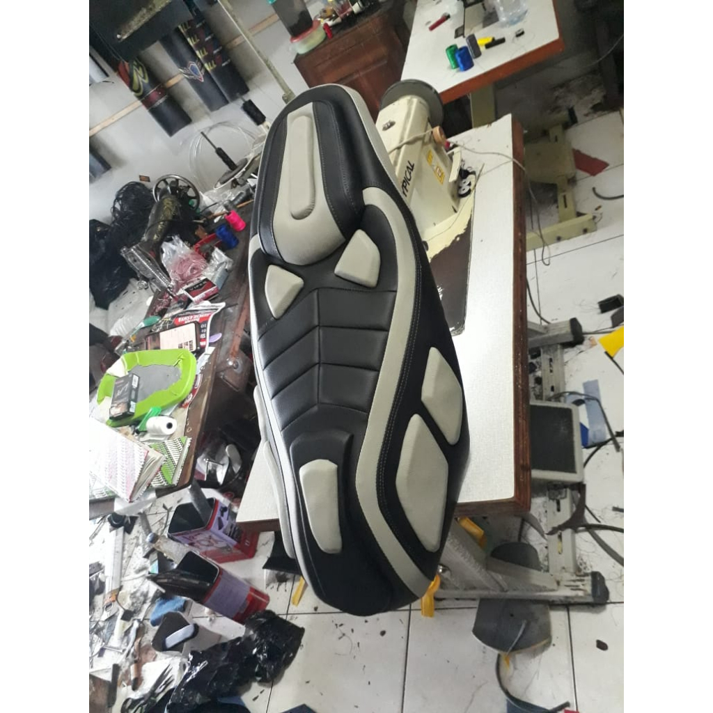 COVER/KULIT JOK VARIO 160 PREDATOR MBTECH / KULIT JOK VARIO 160