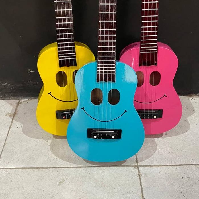 Paket Komplit Ukulele Smile Custom