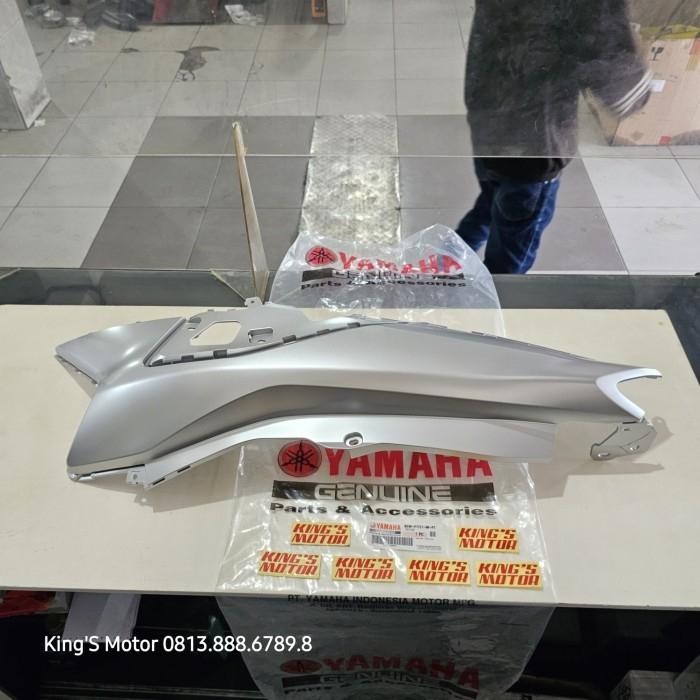 COVER BODY MIO GEAR 125 KIRI SILVER DOFF B3W F1711 P1 ASLI YAMAHA