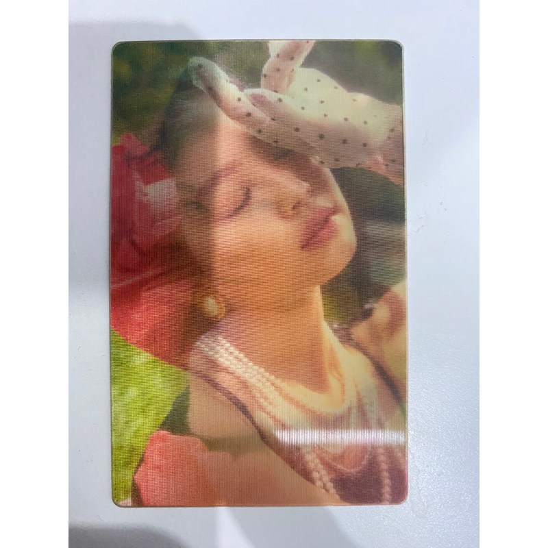 LENTICULAR JENNIE (BOOKED)