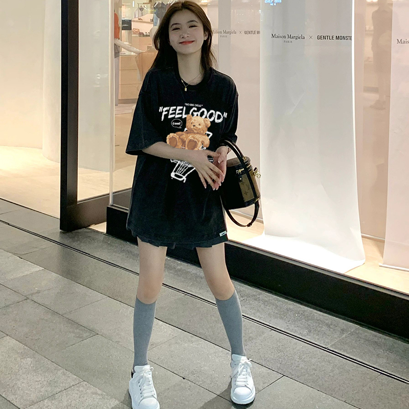 Print Washed T-shirt Kaos Lengan Pendek Oversize Cartoon Shopping Bear Korean Style Atasan Wanita