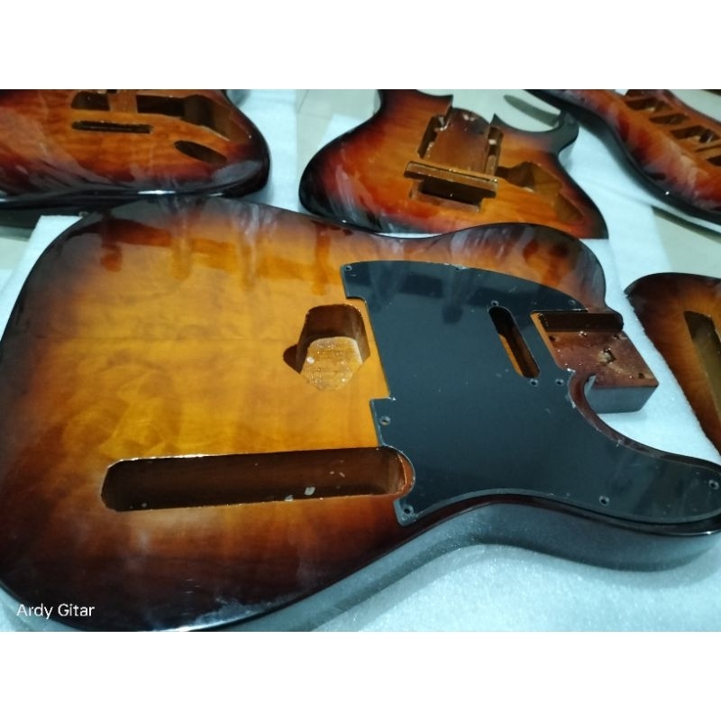 Body Gitar Fender Telecaster tele finishing bonus piguard
