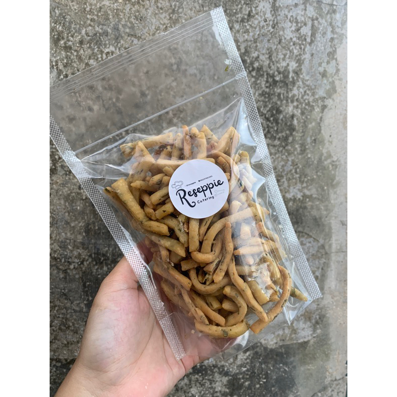 

kue bawang gunting