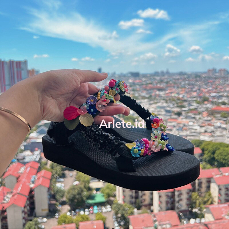 Bianca (Beads Sandal - Sandal Mote/Manik Bunga Wanita)