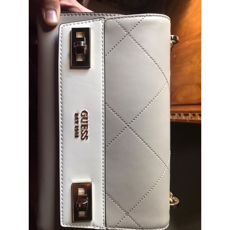 preloved guess shoulder bag