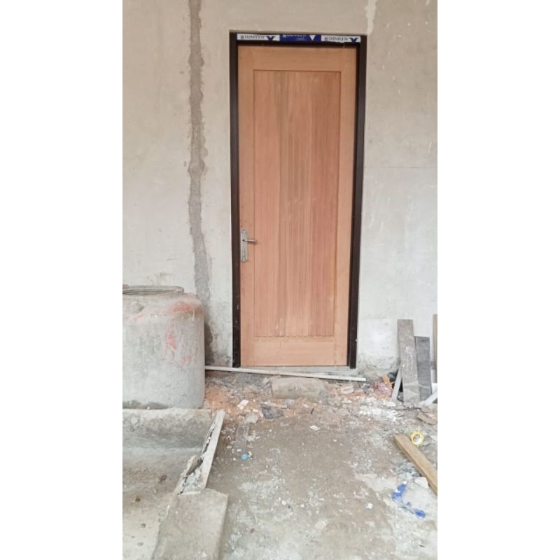 kusen pintu alumunium dan pintu kayu