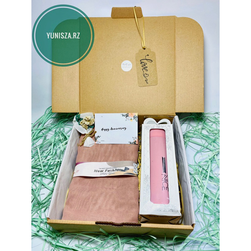 

Hampers Hijab Polos Premium/Paket Hemat untuk Kado/Kado Mewah/Kado Murah/Hampers Hijab Terbaru