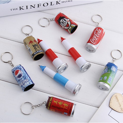 

Pulpen Gantungan Kunci Bentuk Minuman Kaleng 2in1 / Pena Alat Tulis Sekolah Kantor Pen And Keychain Ballpoint Perlengkapan Menulis Anak Model Botol Minum Bolpen Capsule Motif Unik Lucu Untuk Souvenir Pernikahan