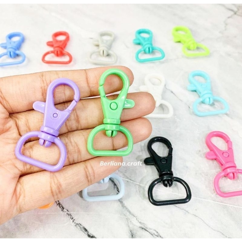 (1 pcs) Keychain / Kepala Gantungan Kunci Plastik Warna