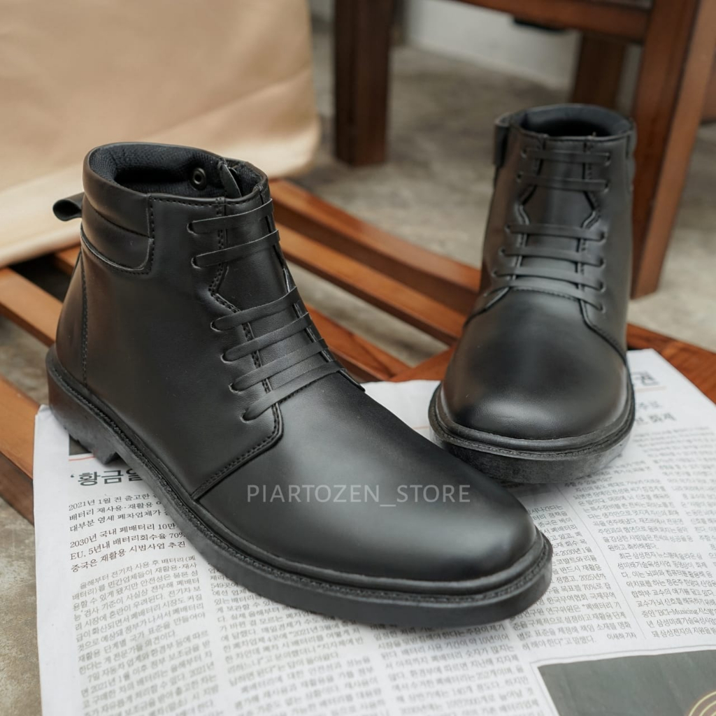 Sepatu PDH Pria Hitam Kilap dengan Resleting untuk Dinas TNI/POLRI, Satpam, dan Keamanan, Terbuat dari Kulit Sintetis, Model Tali Mati atau Tali Paryasi.